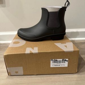 Planone Short Rain Boots for Women. Black, Sz 36. Available 3 pair